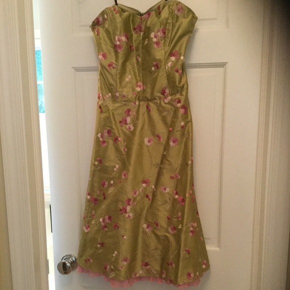 Nicole Miller Dresses & Skirts - Nicole Miller Silk strapless cocktail dress